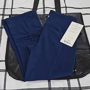 * NWT Lululemon Gather & Crow Crop II Size 2